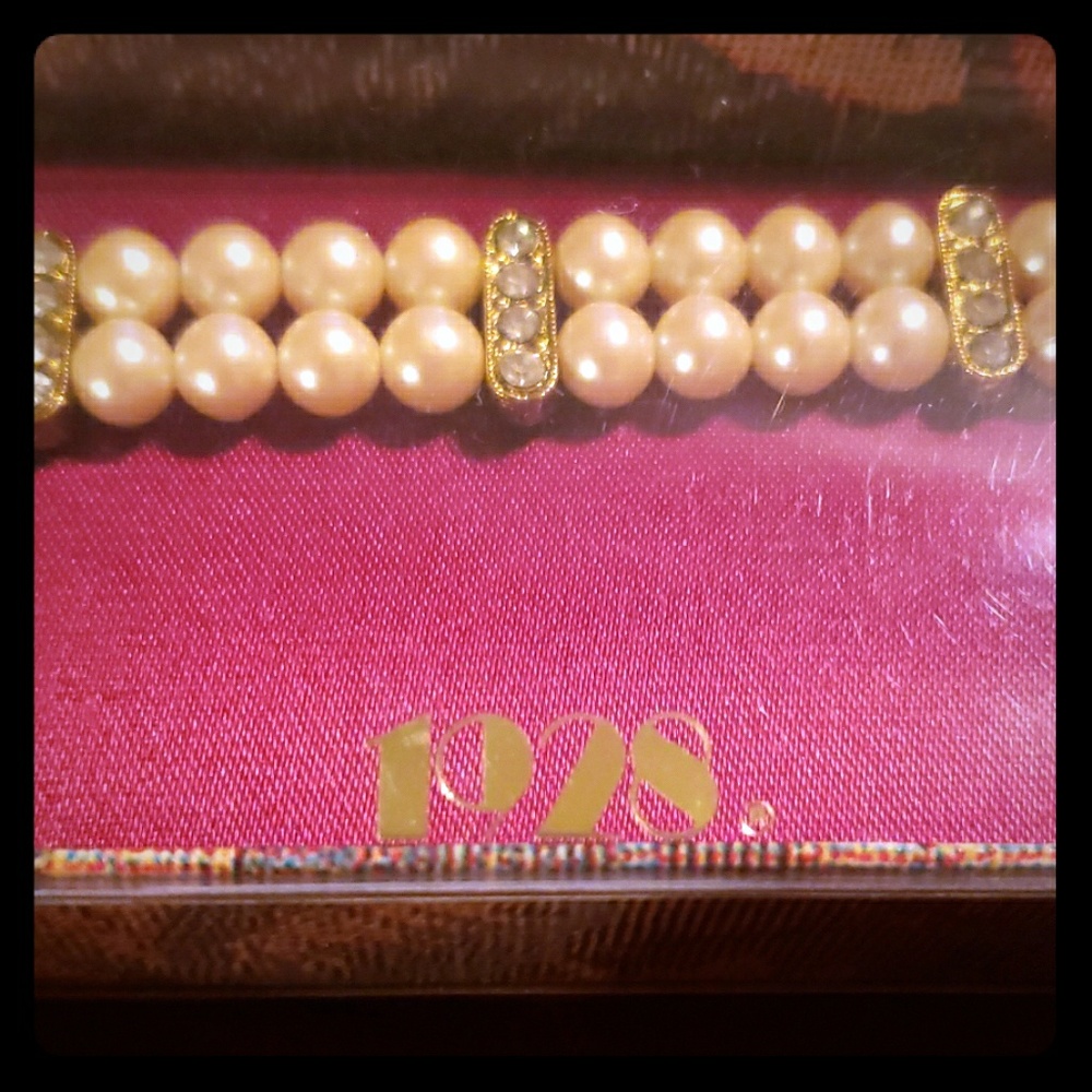 Vintage faux pearl & rhinestone bracelet